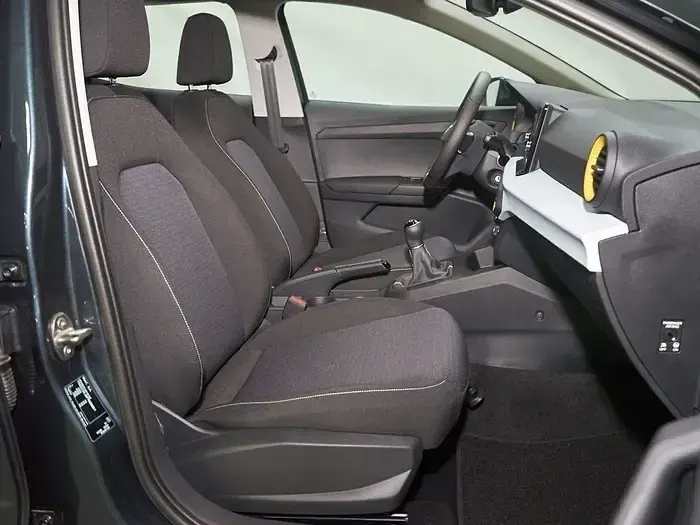 Usado Seat Ibiza Style 110 CV (80 kW) 2022 Gris Utilitario