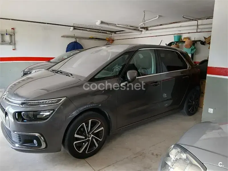 Usado Citroën C4 SpaceTourer Feel 120 CV (88 kW) 2018 Marrón Monovolumen