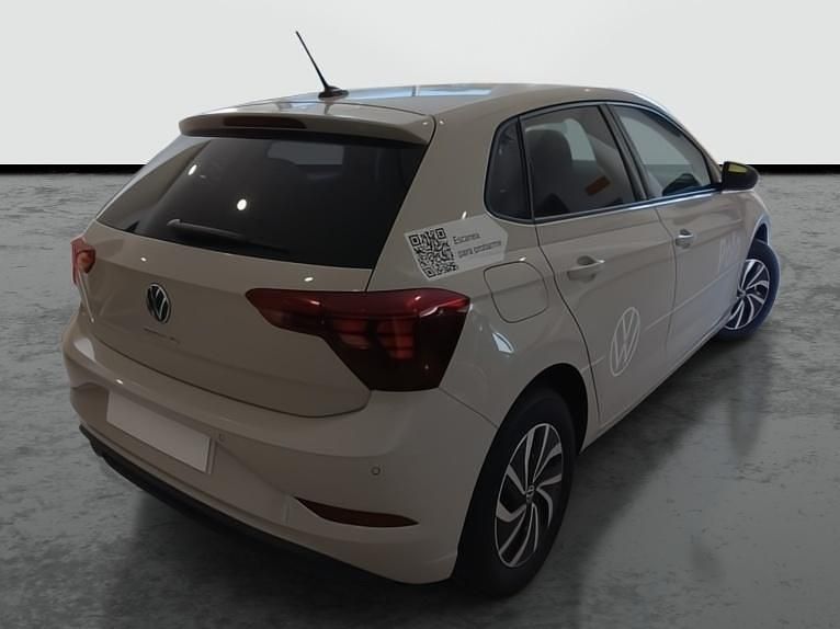 Usado VW Polo 95 CV (69 kW) 2023 Ascot grey Utilitario