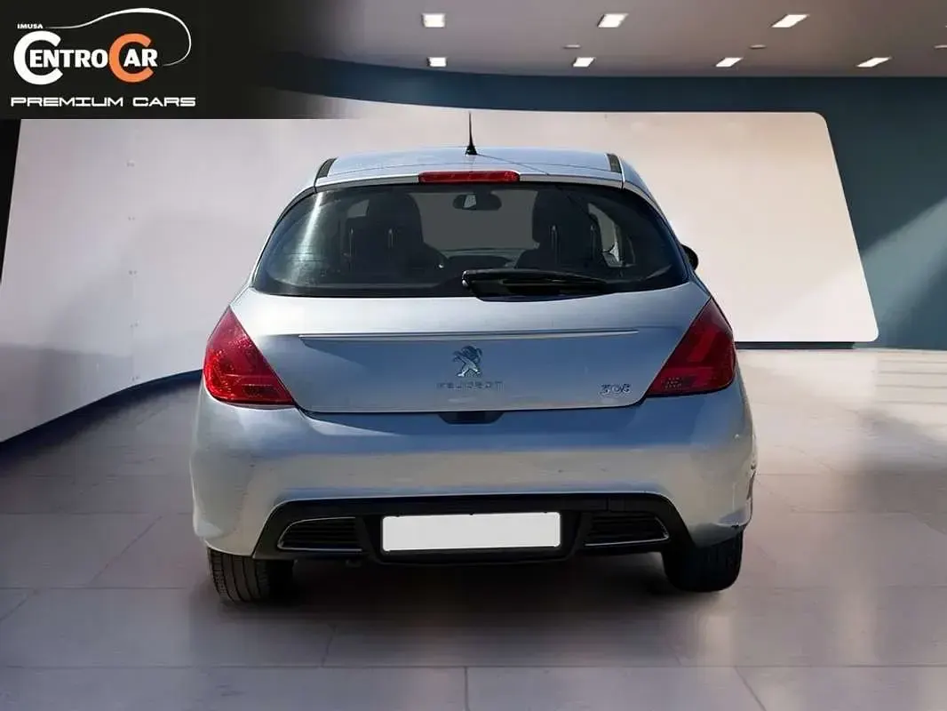 Usado Peugeot 308 Active 120 CV (88 kW) 2012 Gris Utilitario