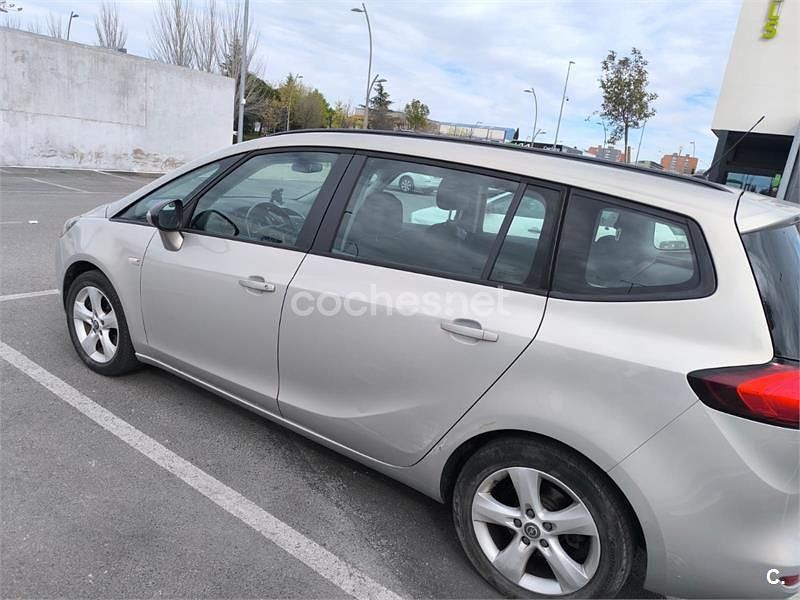 Usado Opel Zafira Tourer Expression 110 CV (80 kW) 2013 Gris / plata Monovolumen