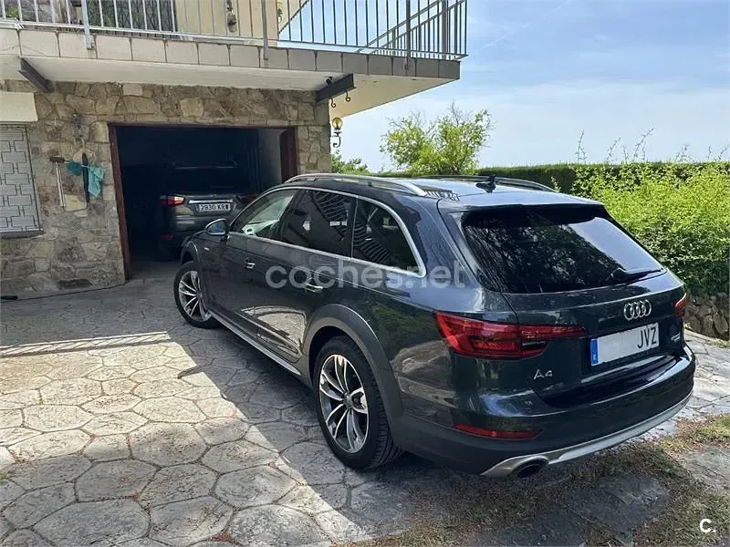 Usado Audi A4 Allroad 252 CV (185 kW) 2017 Gris / plata Familiar