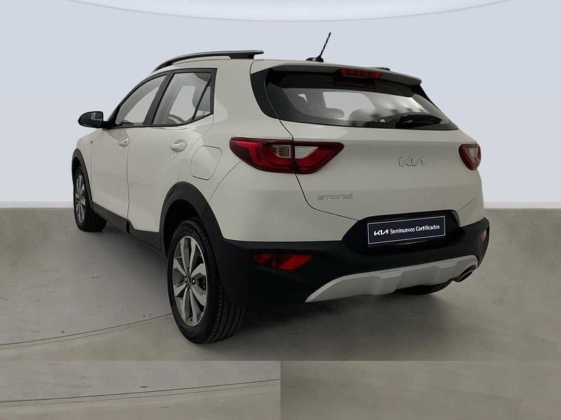 Usado Kia Stonic 84 CV (61 kW) 2023 Blanco SUV