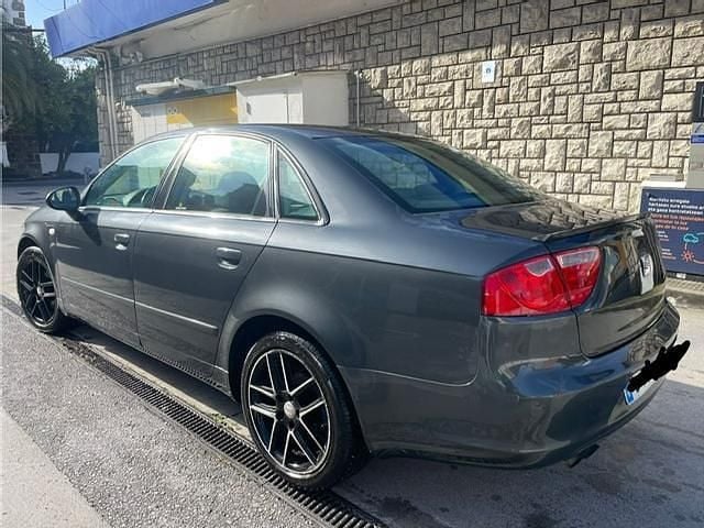 Usado Seat Exeo Sport 145 CV (106 kW) 2011 Gris Berlina