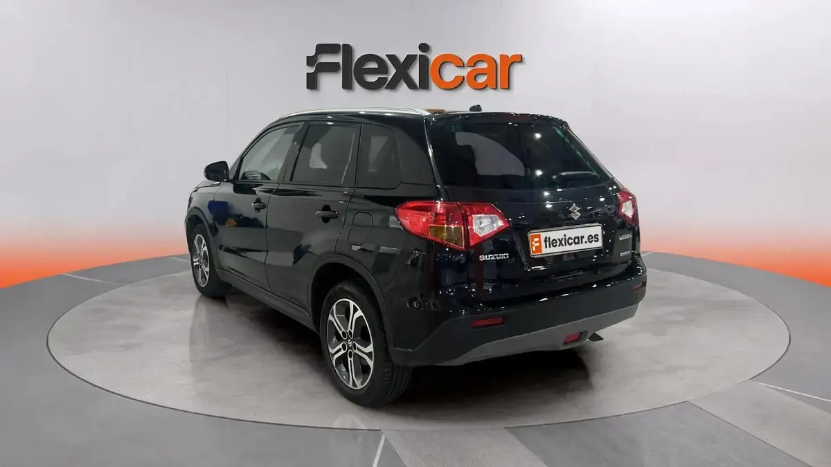Usado Suzuki Vitara GLX 120 CV (88 kW) 2017 Negro SUV