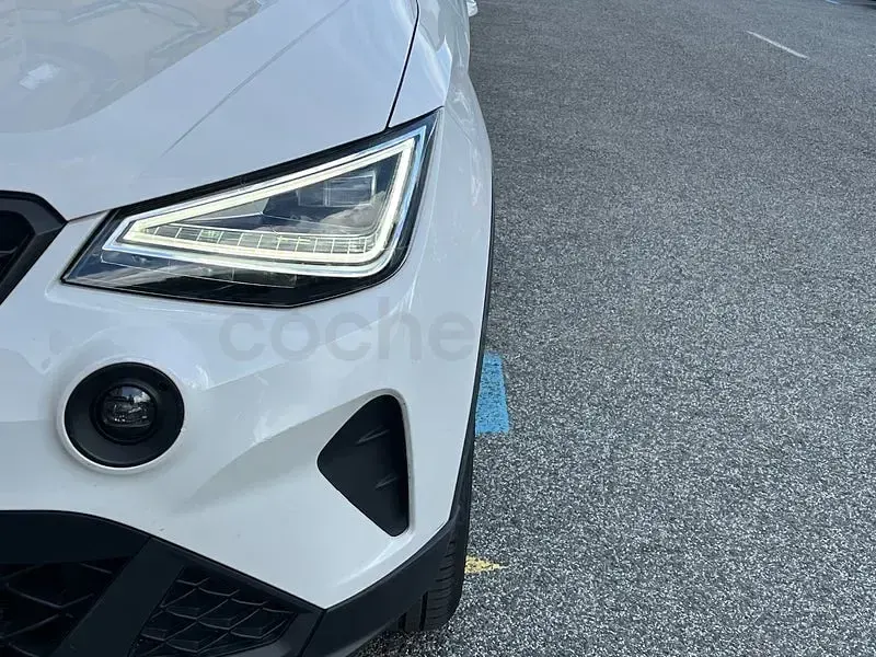 Usado Seat Arona Style Plus 110 CV (80 kW) 2021 Blanco SUV