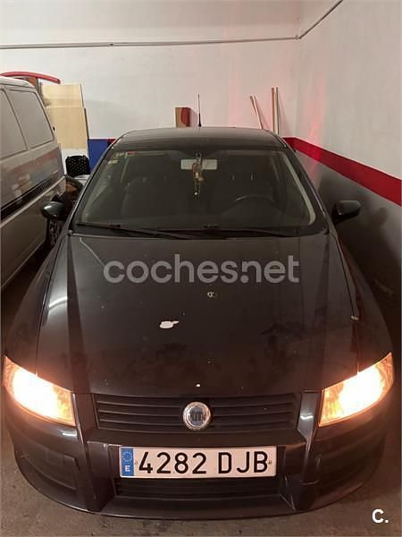 Negro Usado 2005 Fiat Stilo Dynamic Berlina | 1500 € (Buen precio) - Imagen 1/4