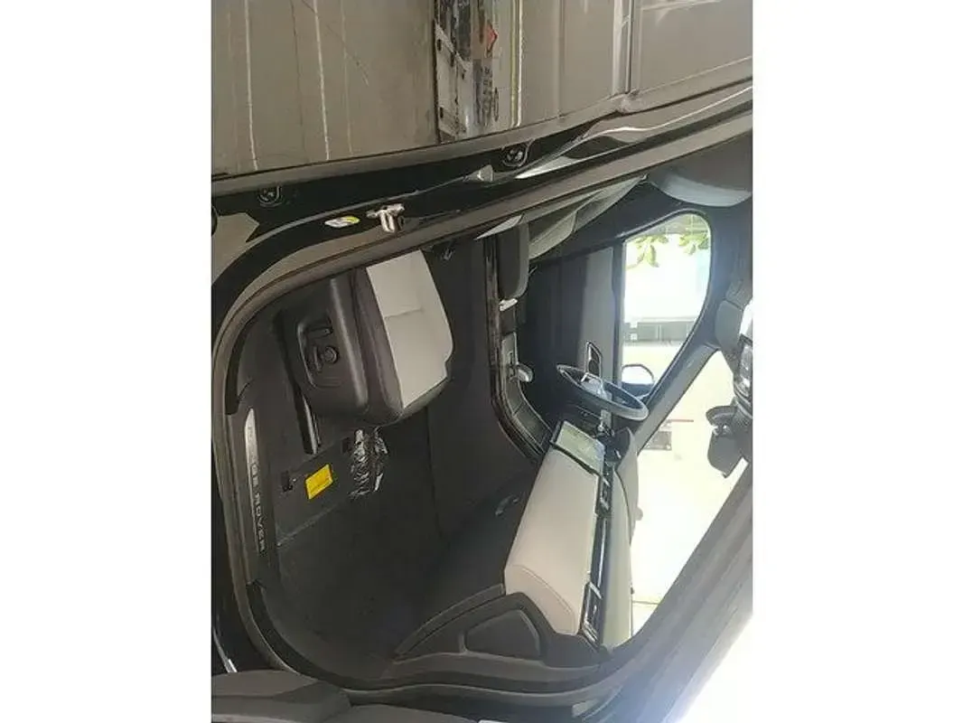 Usado Land Rover Range Rover Velar SE Dynamic 204 CV (150 kW) 2023 Negro SUV