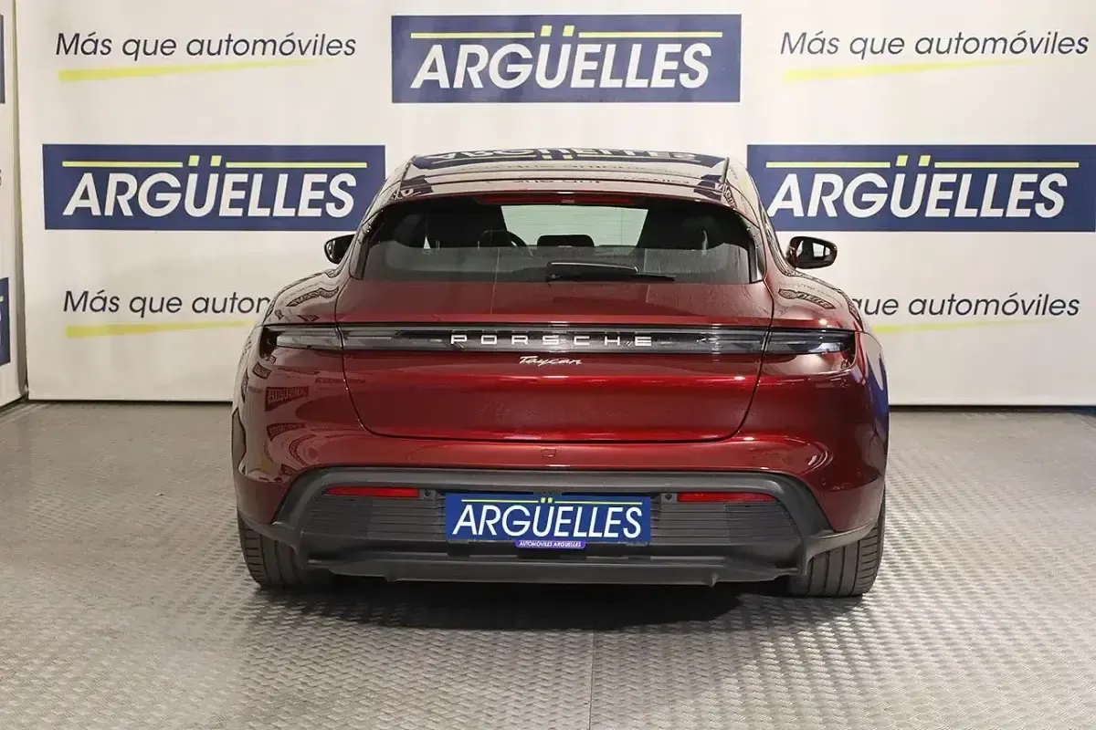 Usado Porsche Cayenne Sport Turismo 476 CV (350 kW) 2023 Rojo SUV