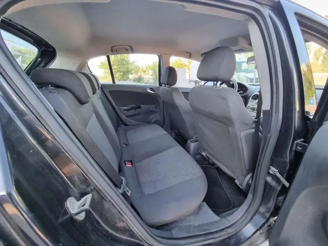 Używany Opel Corsa Essentia 60 KM (44 kW) 2008 Czarny Hatchback