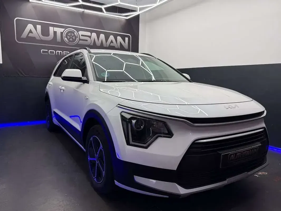 Usado Kia Niro 141 CV (103 kW) 2023 Blanco SUV