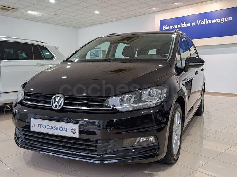 Usado VW Touran Business 116 CV (85 kW) 2020 Negro Monovolumen