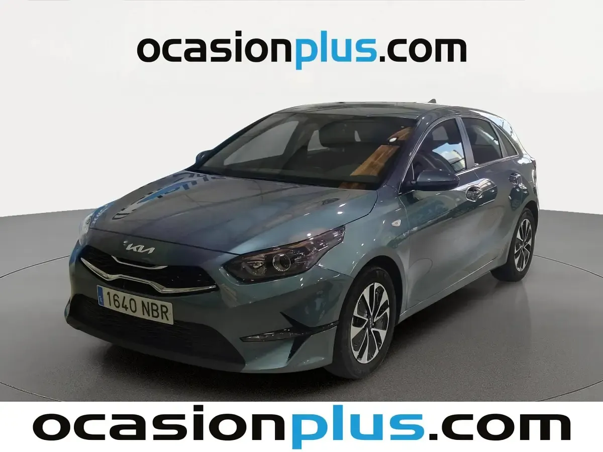 Usado Kia Ceed 101 CV (74 kW) 2025 Gris Utilitario