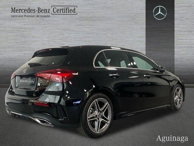 Usado Mercedes A180 AMG line 116 CV (85 kW) 2024 Negro noche