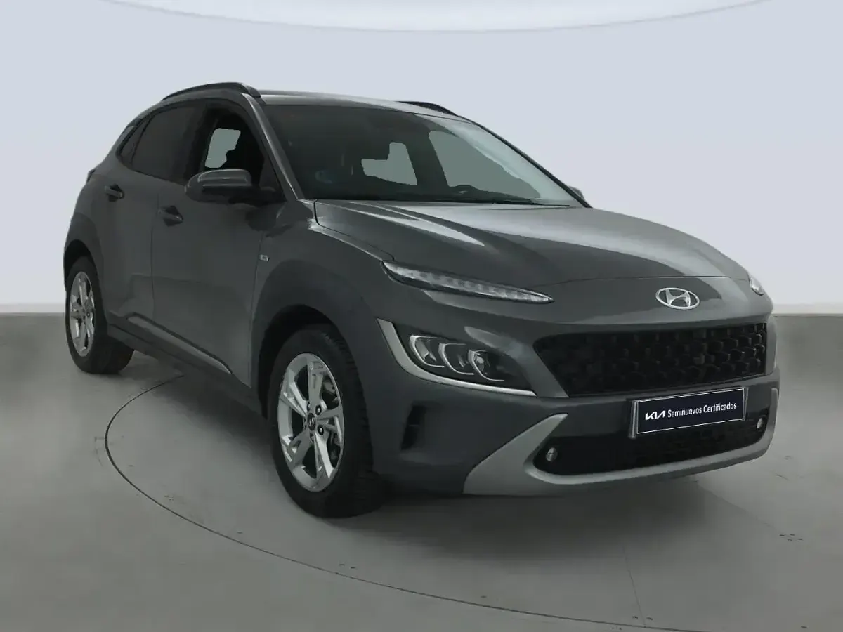 Usado Hyundai Kona 120 CV (88 kW) 2021 Gris SUV