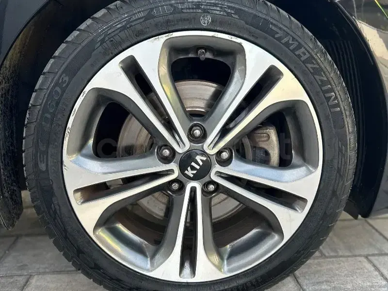 Usado Kia Ceed 120 CV (88 kW) 2016 Negro Utilitario