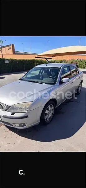 Usado Ford Mondeo Trend 130 CV (95 kW) 2007 Gris / plata Berlina