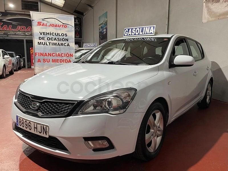 Usado Kia Ceed Plus 105 CV (77 kW) 2012 Blanco Utilitario