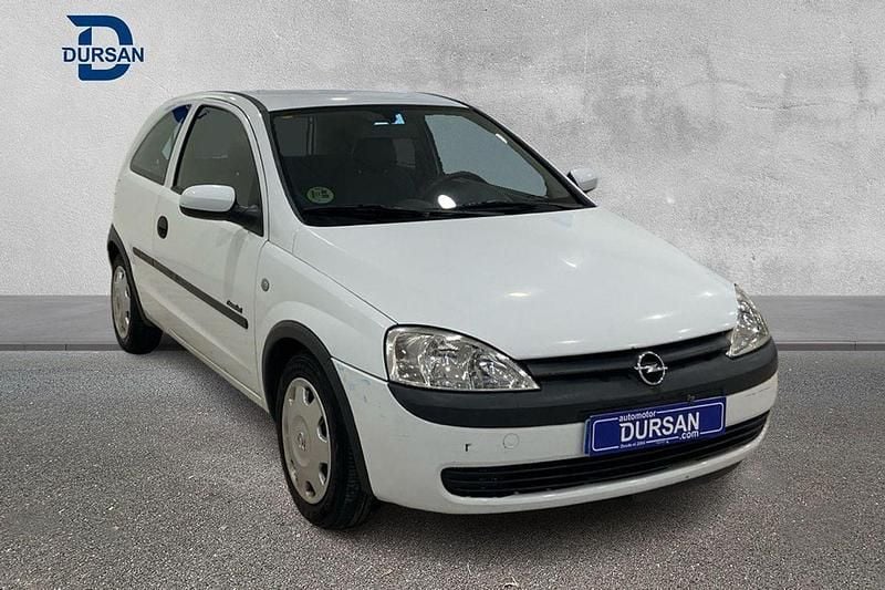 Usado Opel Corsa Comfort 75 CV (55 kW) 2001 Blanco Utilitario