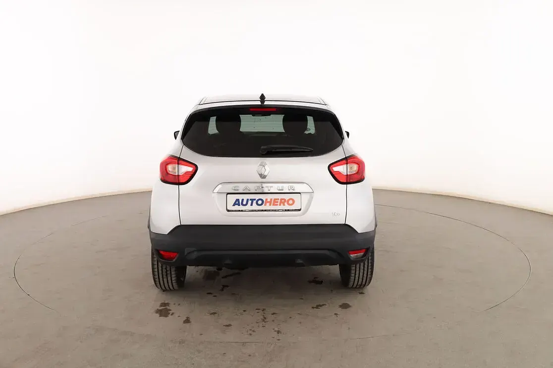 Usado Renault Captur Zen 120 CV (88 kW) 2014 Gris SUV