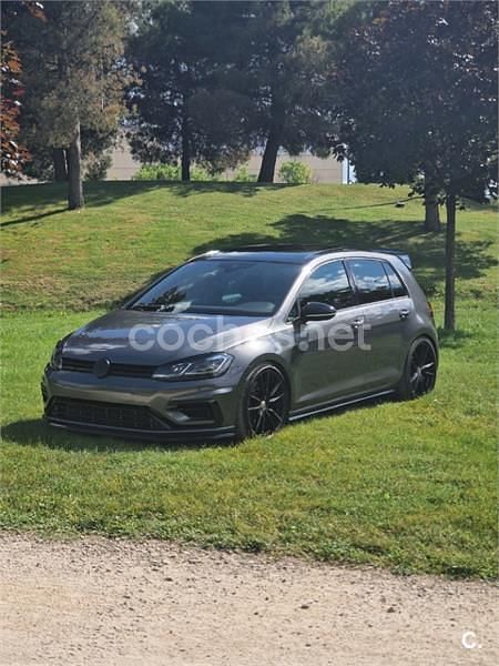 Usado VW Golf VII R 310 CV (228 kW) 2018 Gris / plata Berlina