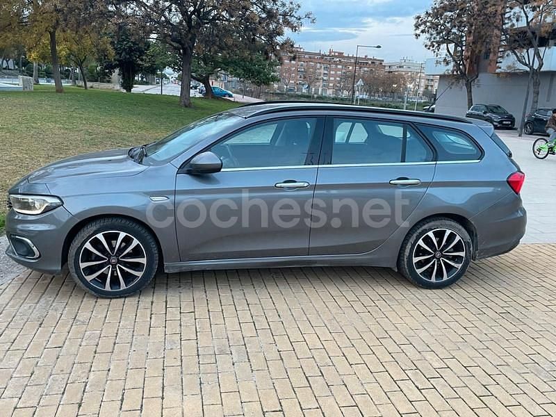 Usado Fiat Tipo Business 120 CV (88 kW) 2017 Gris / plata Berlina