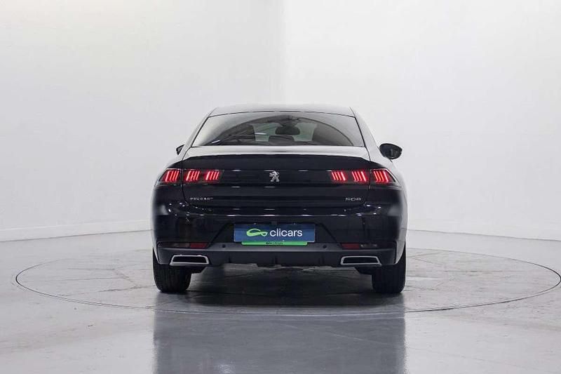 Usado Peugeot 508 Allure 131 CV (96 kW) 2021 Rojo Berlina