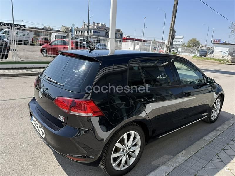 Usado VW Golf VII Advance 122 CV (89 kW) 2015 Negro Berlina