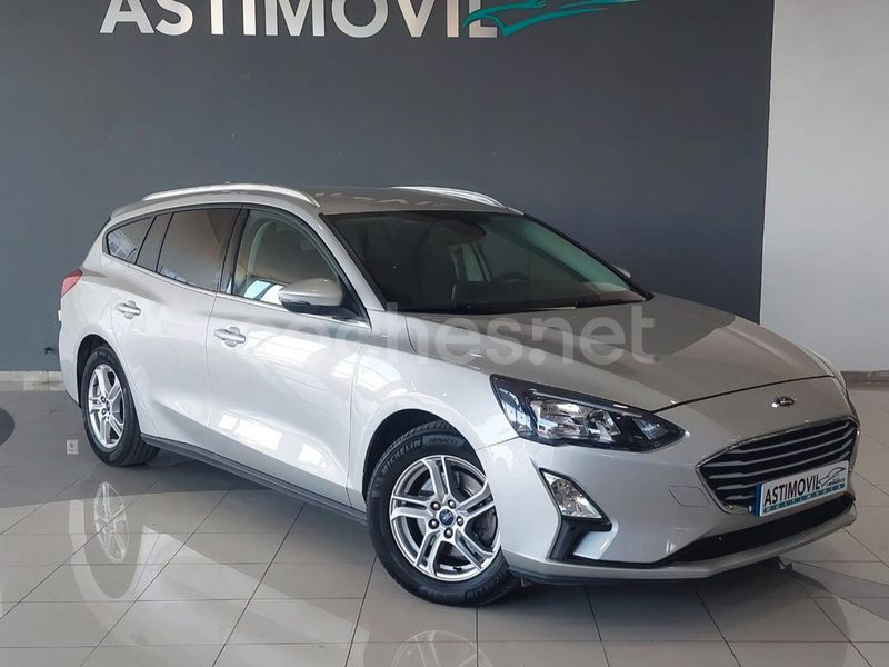 Gris / plata Usado 2021 Ford Focus Trend Familiar | 13.900 € (Precio justo) - Imagen 1/4
