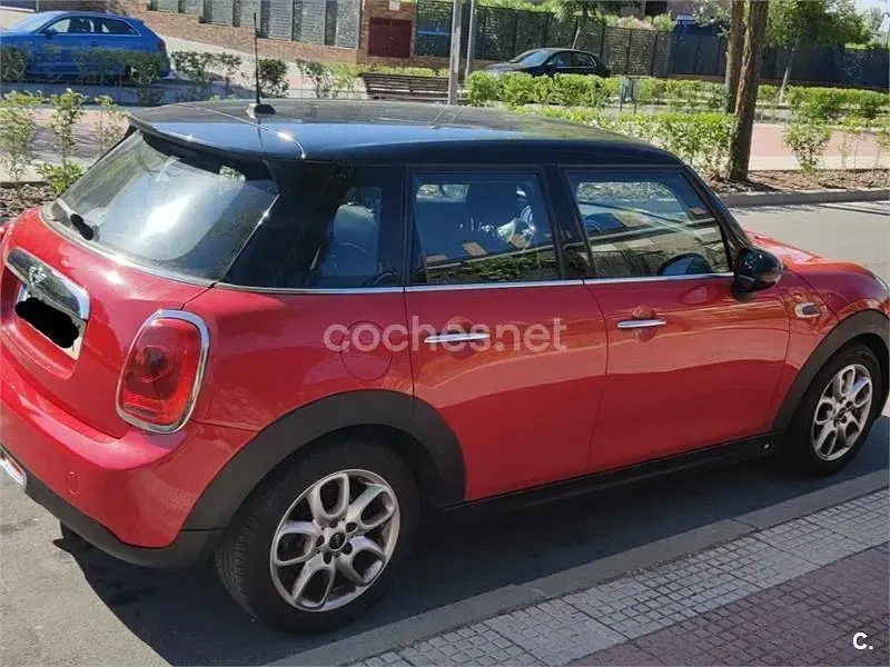 Usado Mini ONE 102 CV (75 kW) 2017 Rojo Utilitario