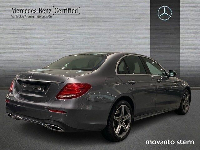 Usado Mercedes E300 306 CV (225 kW) 2019 Gris Berlina
