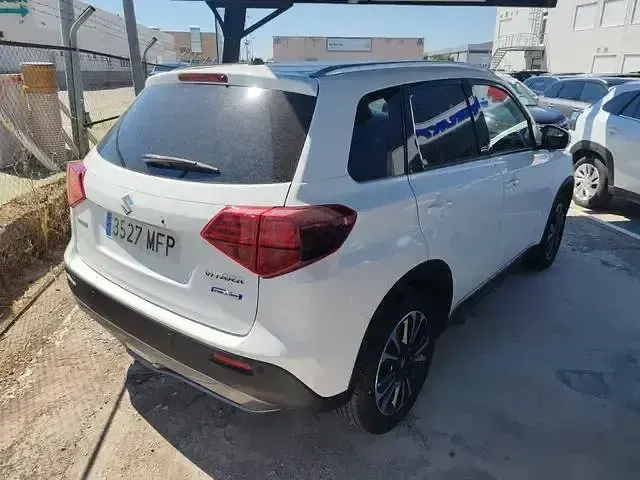 Usado Suzuki Vitara 129 CV (94 kW) 2023 Blanco SUV