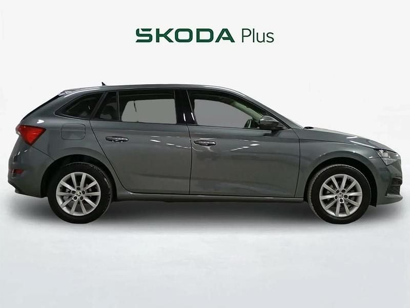 Usado Skoda Scala Active 110 CV (80 kW) 2022 Utilitario