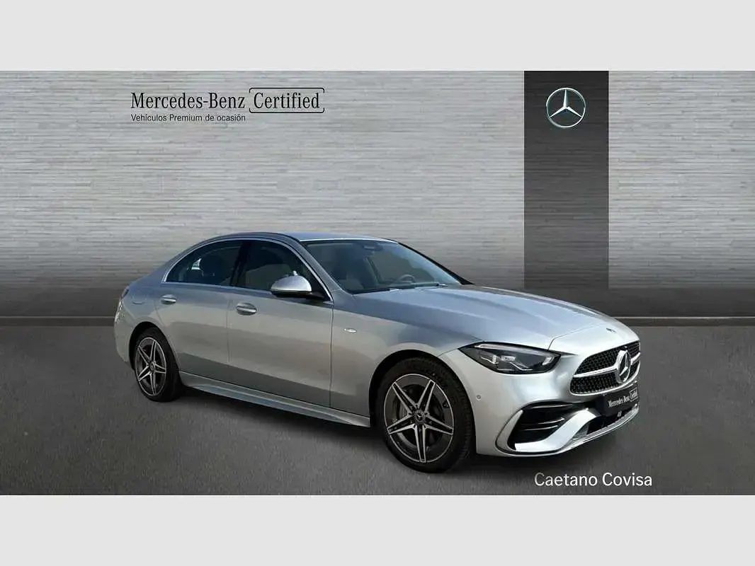 Usado Mercedes E300 313 CV (230 kW) 2025 Plateado Berlina