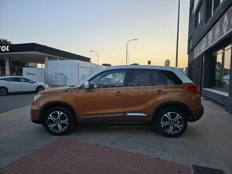 Usado Suzuki Vitara GLX 120 CV (88 kW) 2015 Naranja SUV