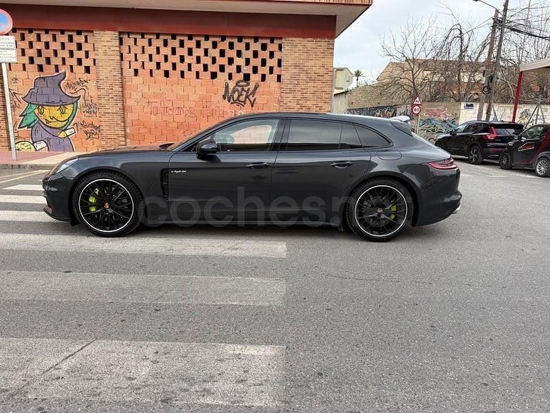 Usado Porsche Panamera Sport Turismo 462 CV (339 kW) 2019 Gris / plata Familiar