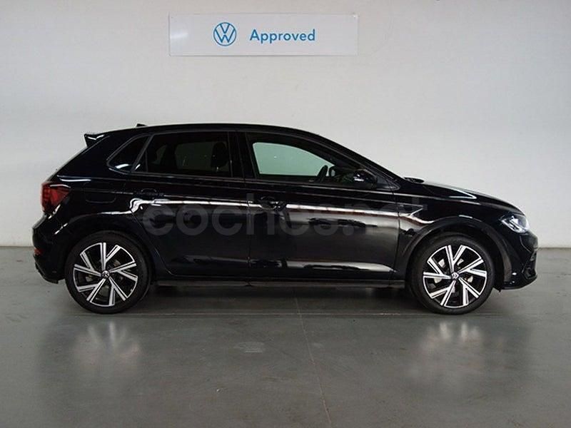 Usado VW Polo R-line 110 CV (80 kW) 2022 Negro Utilitario