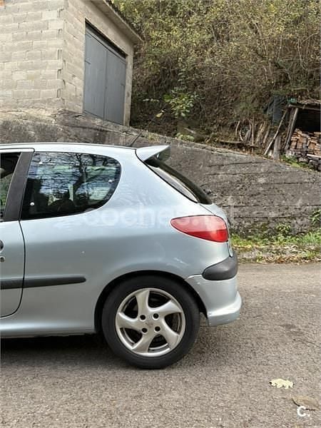 Azul Usado 2002 Peugeot 206 Berlina | 2500 € (Precio justo) - Imagen 1/4