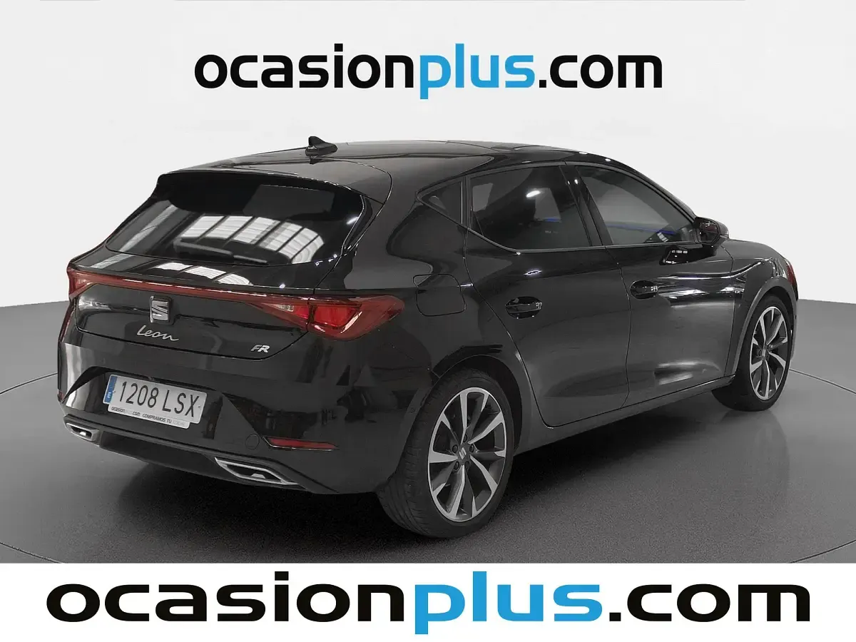 Usado Seat Leon FR 150 CV (110 kW) 2021 Negro Utilitario