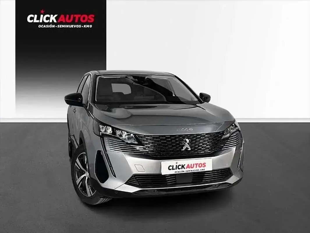 Usado Peugeot 5008 Allure 131 CV (96 kW) 2022 Gris SUV