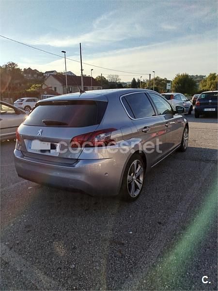 Usado Peugeot 308 Allure 110 CV (80 kW) 2018 Gris / plata Berlina