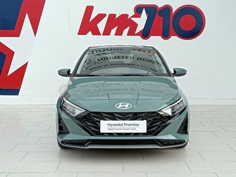Usado Hyundai i20 100 CV (73 kW) 2025 Verde Utilitario