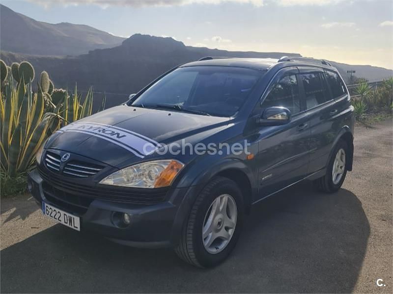 Usado Ssangyong (KGM) Kyron Limited 141 CV (103 kW) 2006 Gris / plata SUV