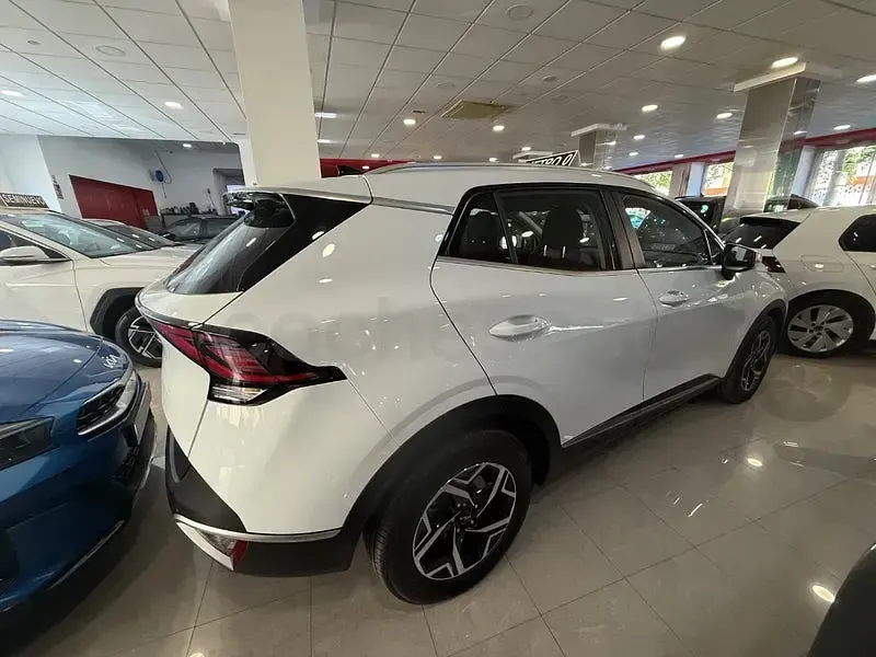 Usado Kia Sportage 136 CV (100 kW) 2025 Blanco SUV