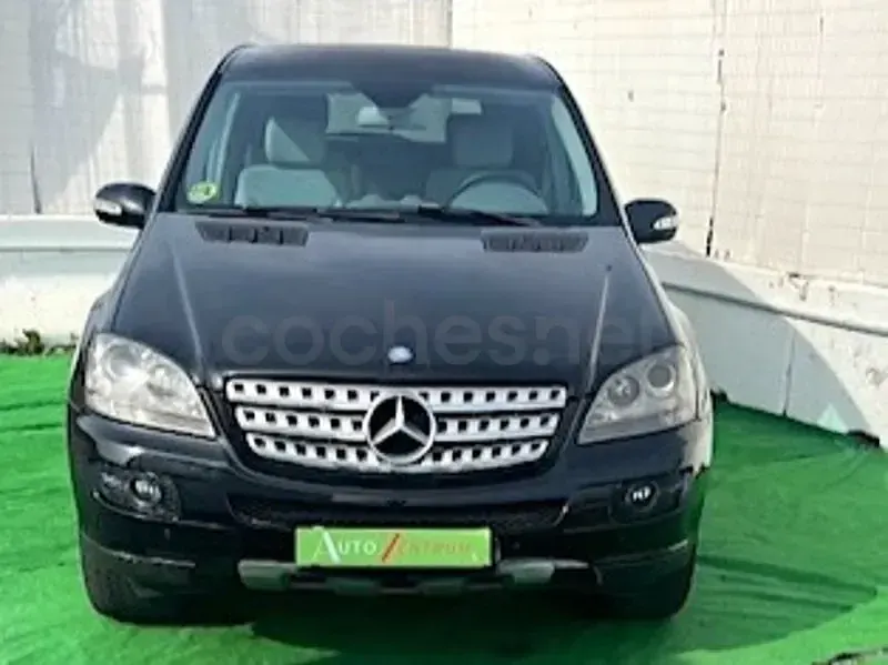 Usado Mercedes ML320 AMG Edition 1 224 CV (164 kW) 2008 Negro SUV
