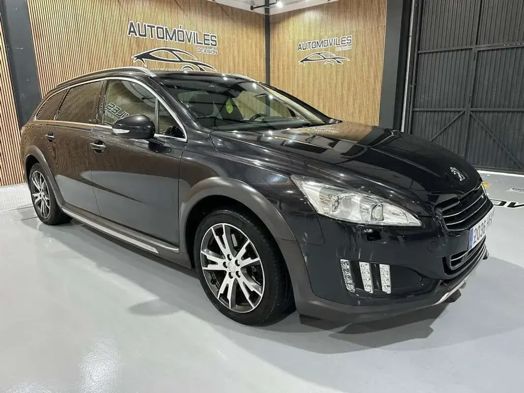 Usado Peugeot 508 200 CV (147 kW) 2012 Negro SUV