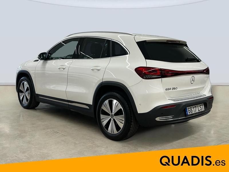 Käytetty Mercedes EQA250 139 kW (190 HP) 2021 Valkoinen Katumaasturi