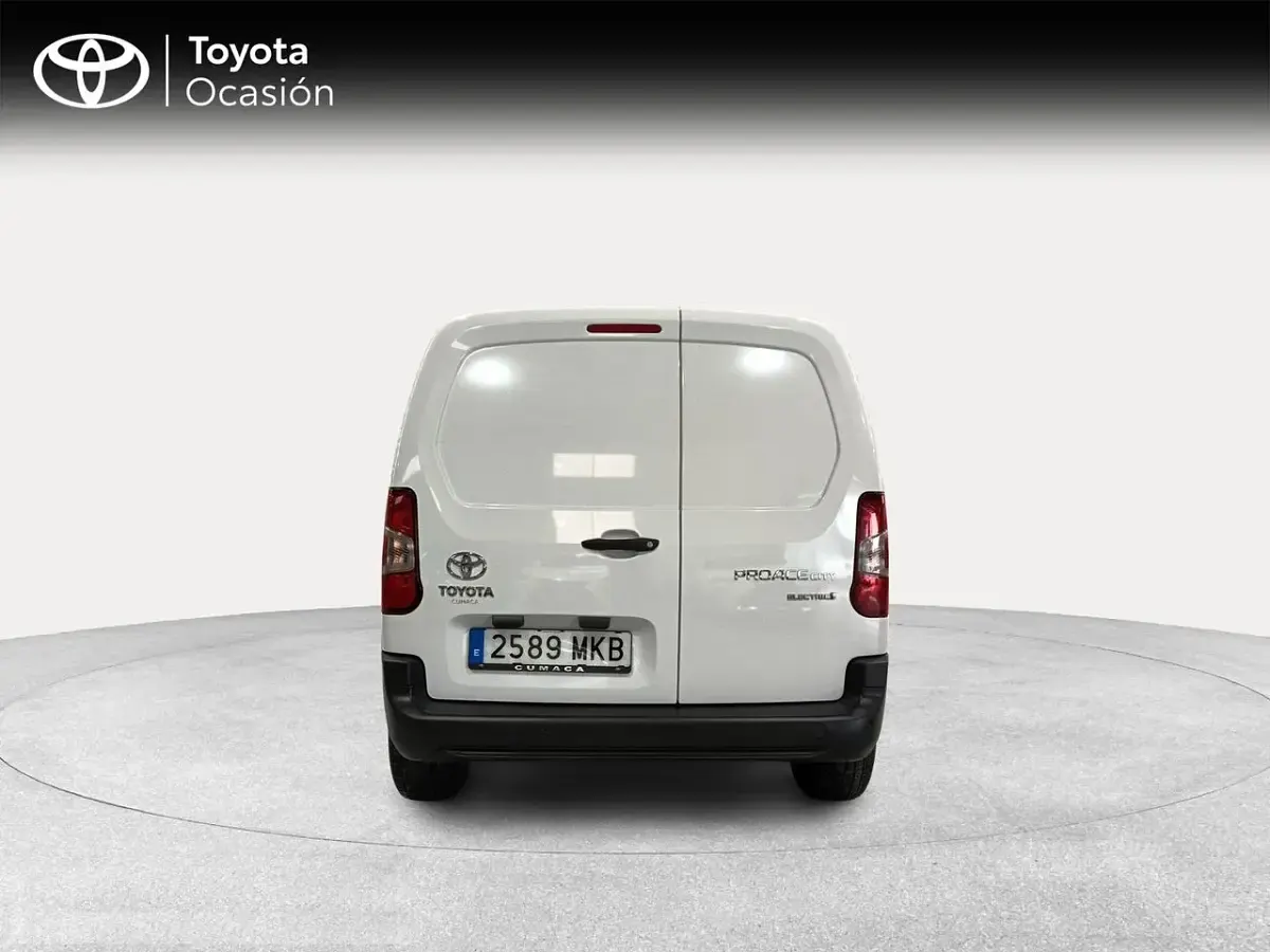 Usado Toyota Proace City City 100 kW (136 CV) 2023 Blanco Monovolumen