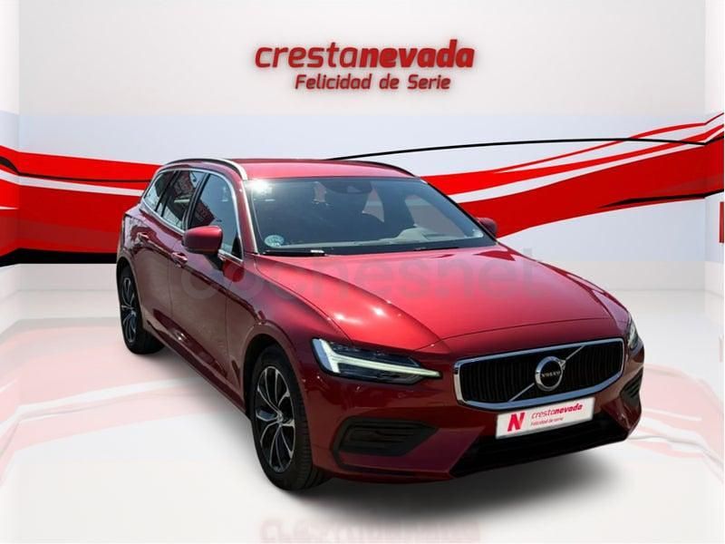 Usado Volvo V60 Momentum 197 CV (144 kW) 2022 Rojo Familiar