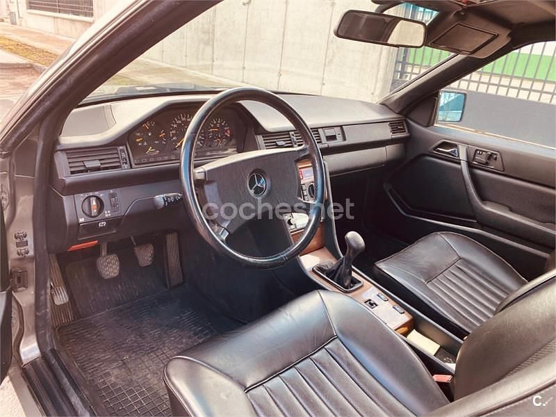 Usado Mercedes E300 220 CV (161 kW) 1993 Marrón Descapotable